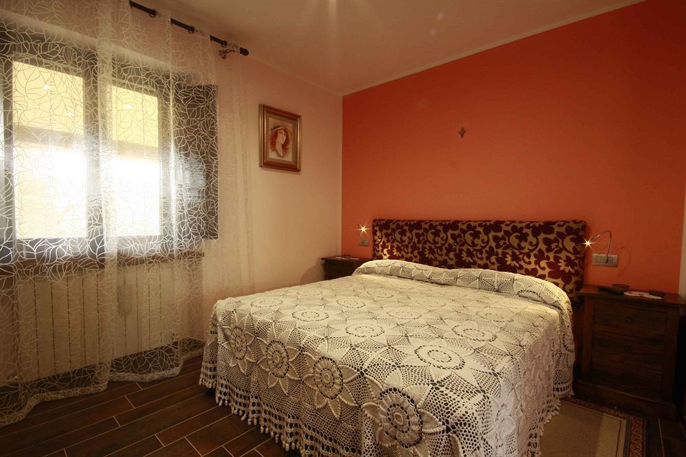 Santa Maria Degli Ancillotti Guest House Petrignano Exterior photo